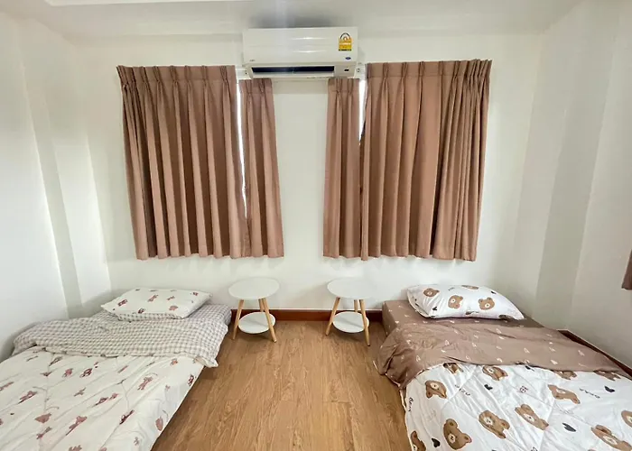 Modern 5-bedroom Townhome Near Mrt And Local Charm Bangkok